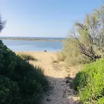 Accogliente Piano Terra A Due Passi Dal Mare Melissa Torre Pali